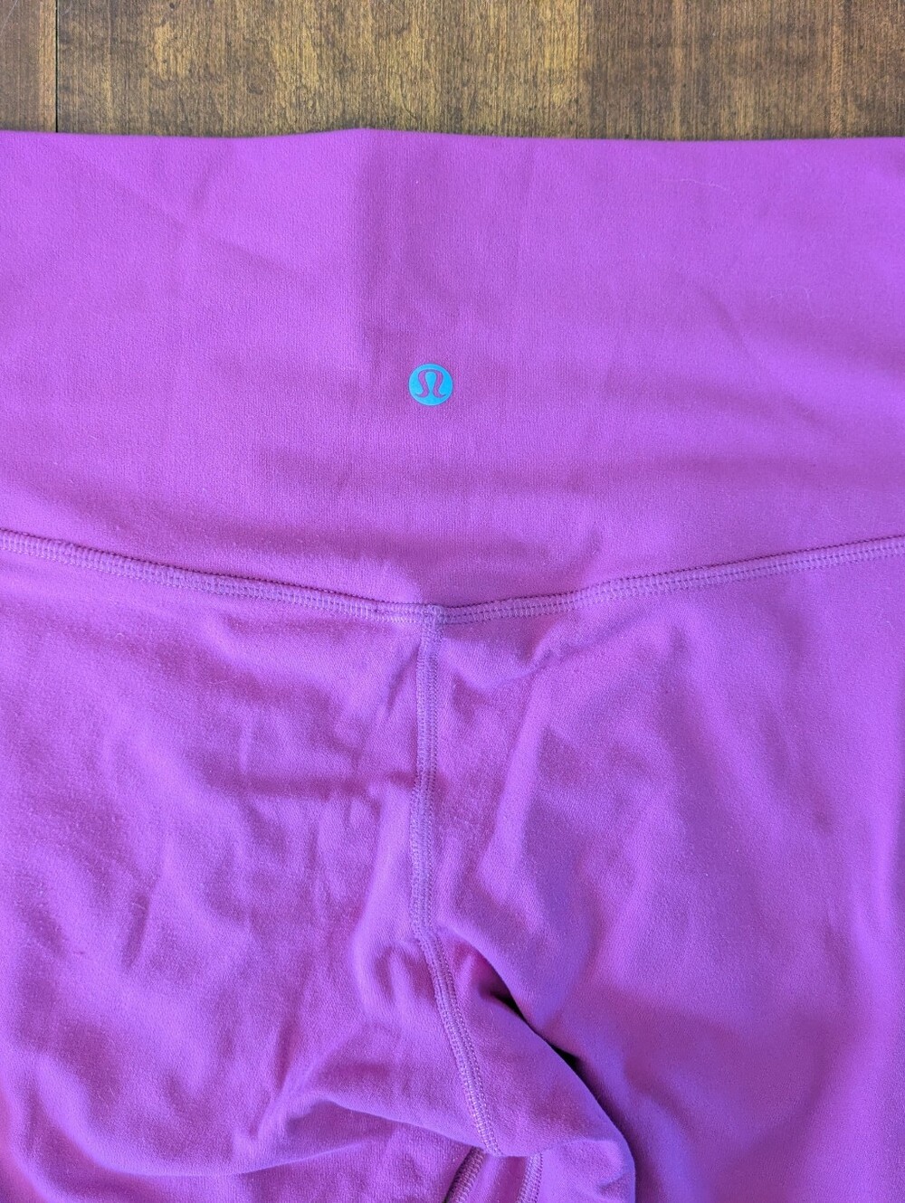 Lululemon Magenta/Fushia Capri Length Leggings 12